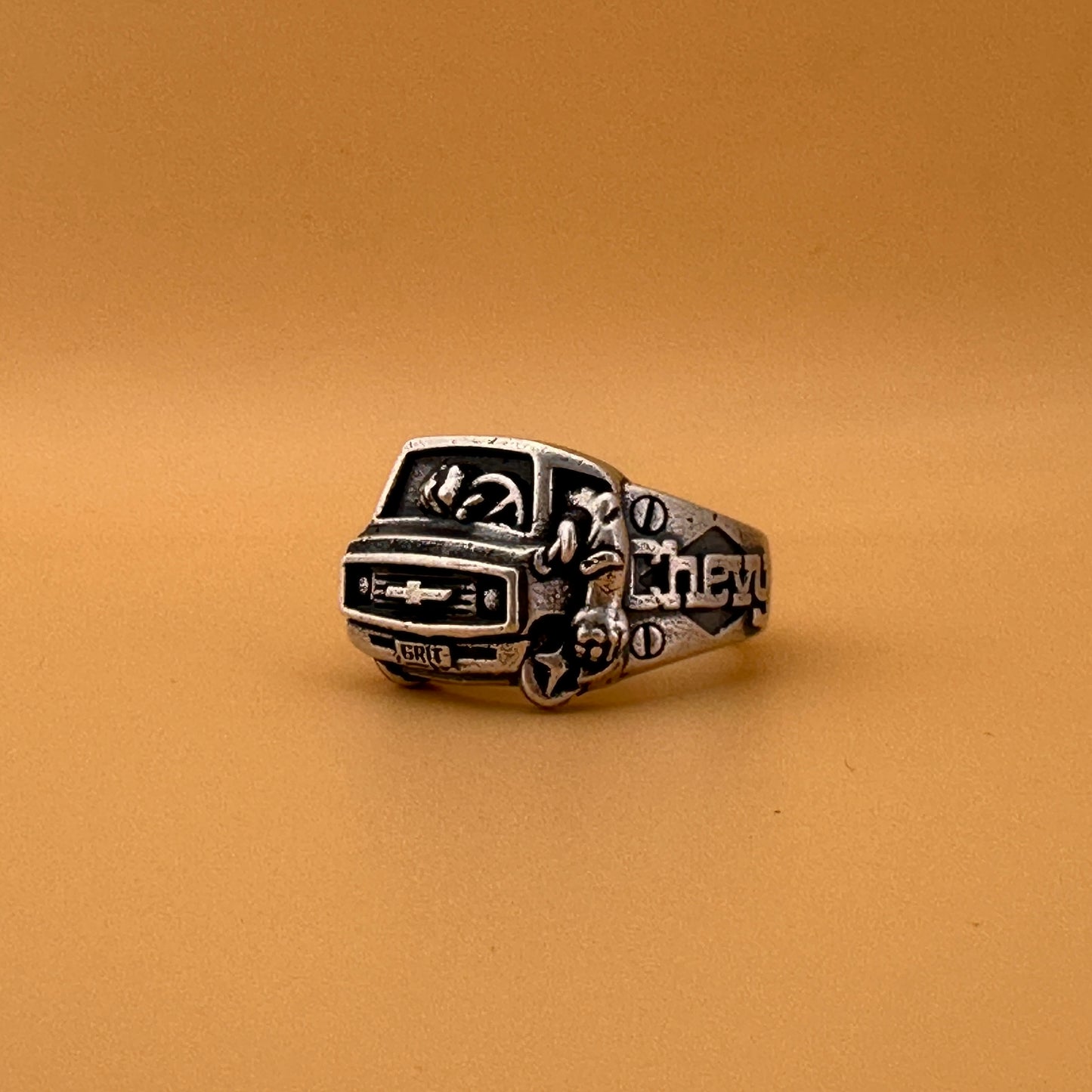 Heavy Chevy Van Ring