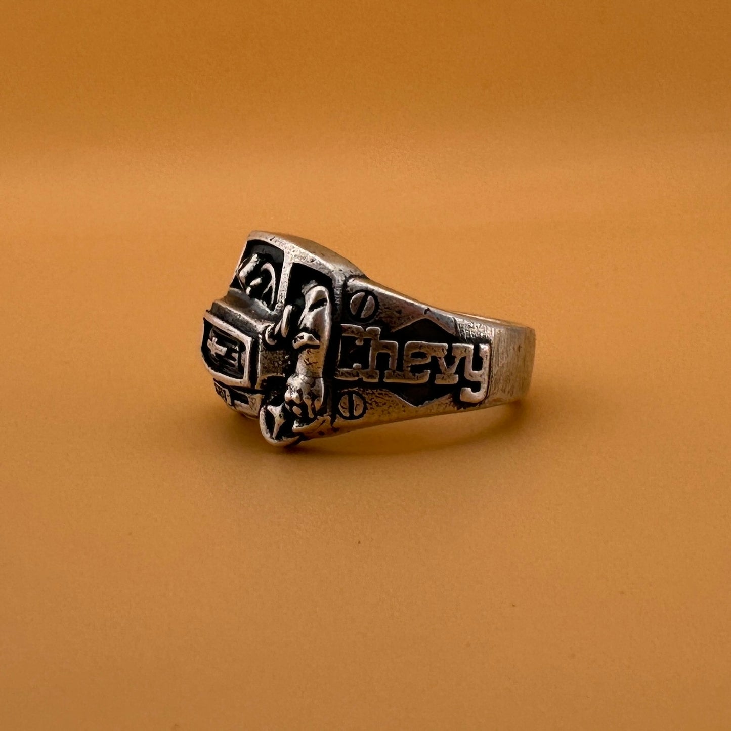 Heavy Chevy Van Ring