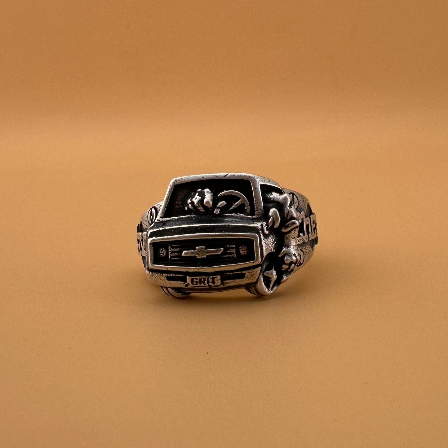 Heavy Chevy Van Ring