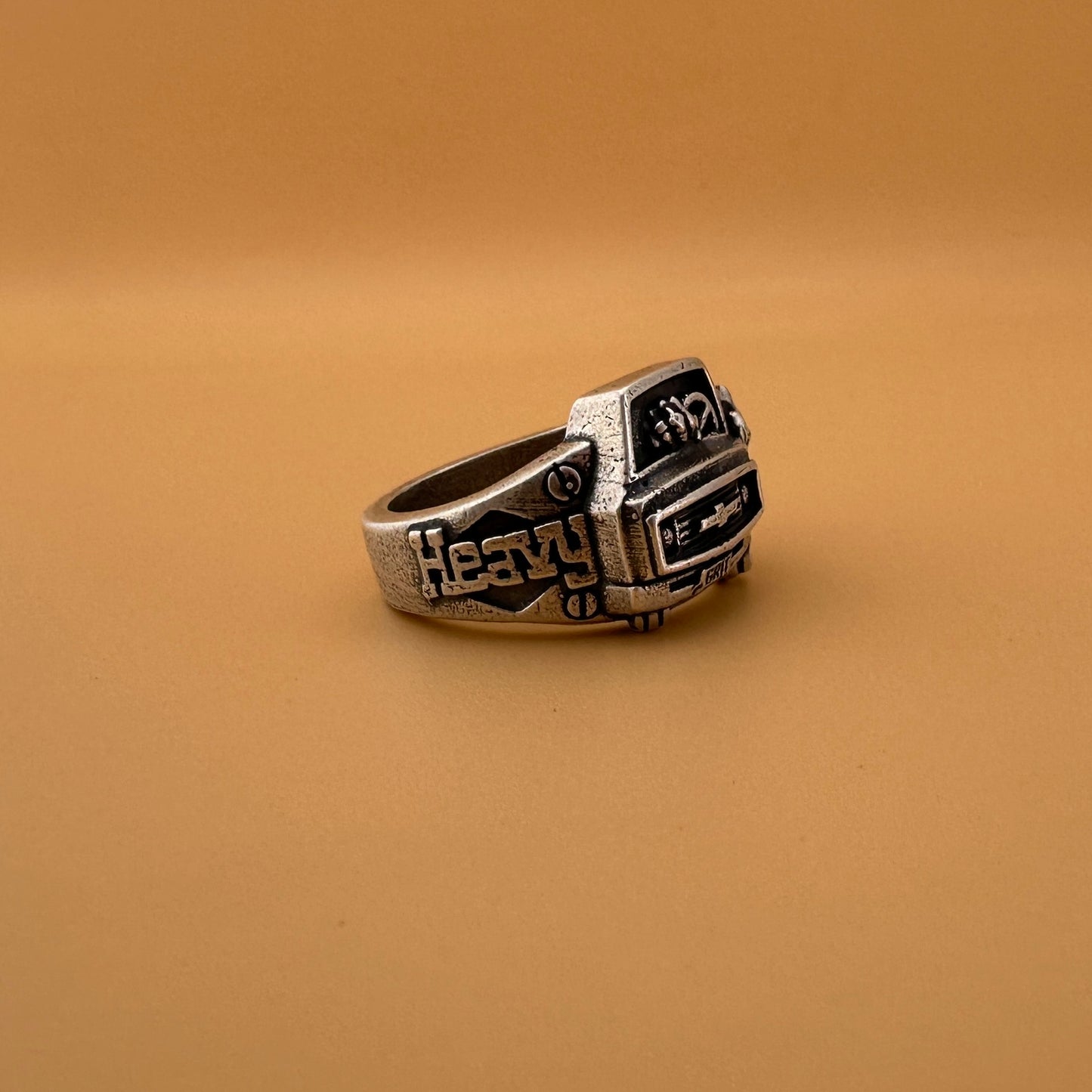 Heavy Chevy Van Ring