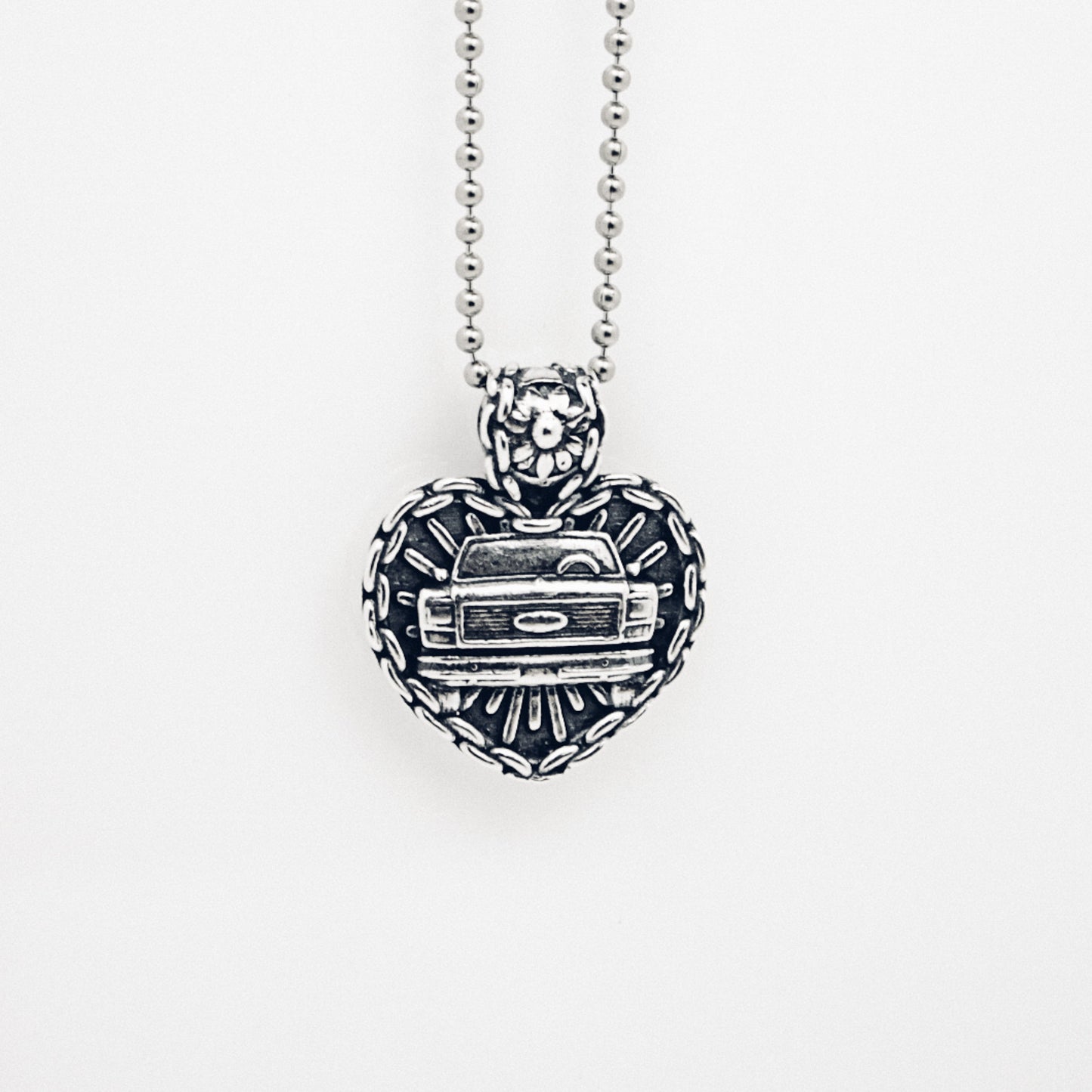 Ford F250 Heart Like a Truck Pendant