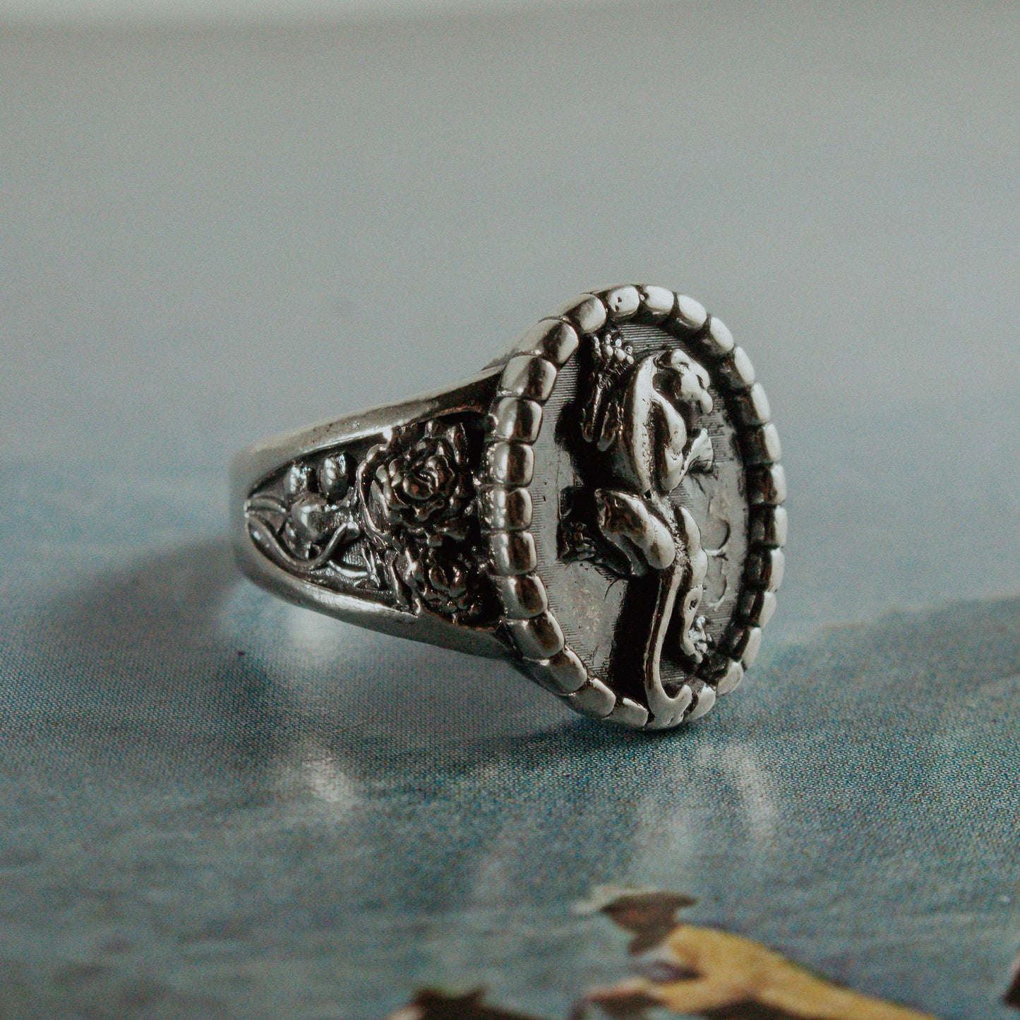 Crawling Panther Ring with Roses