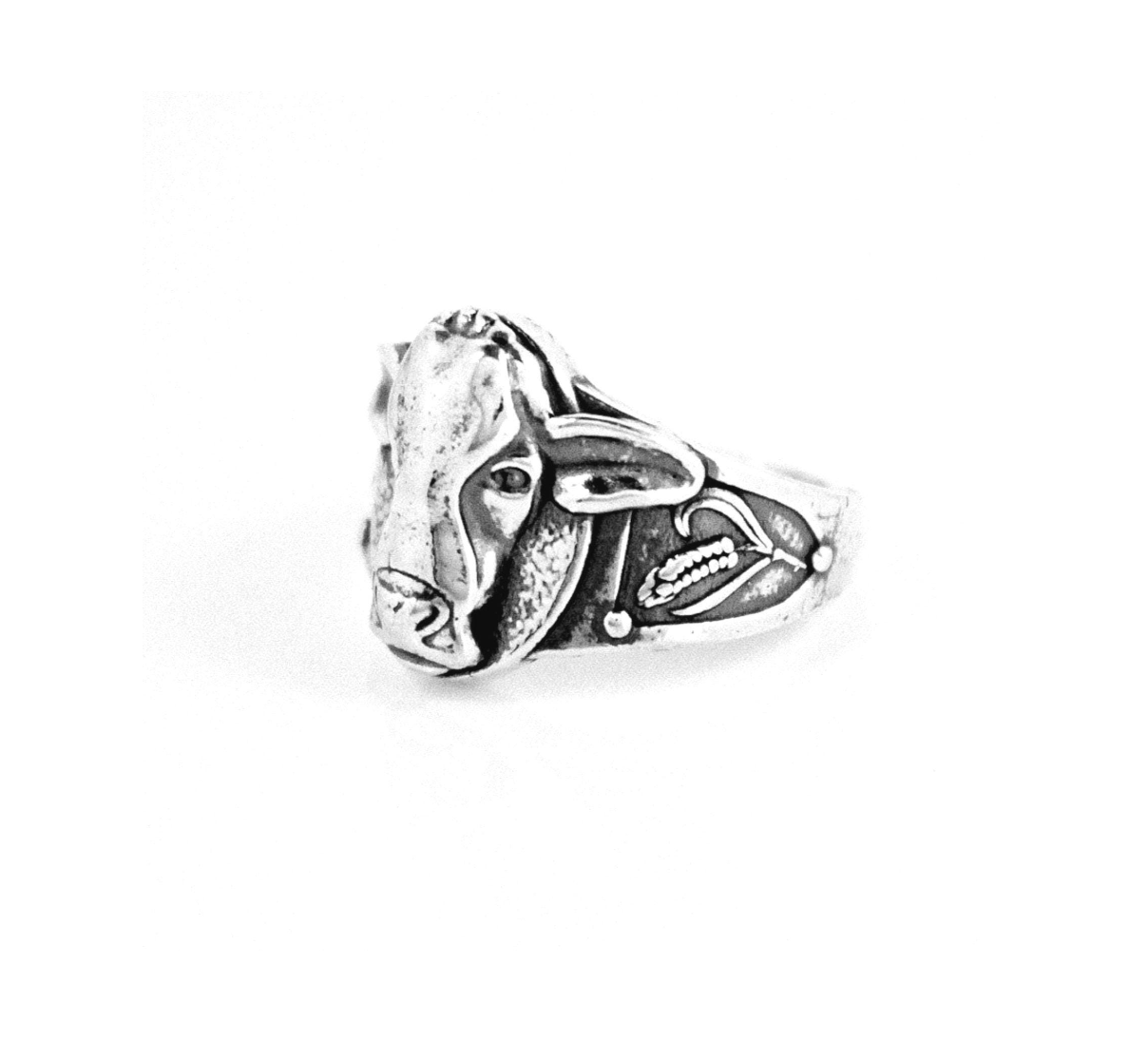 Cow Head Ring with Wheat Heart sides