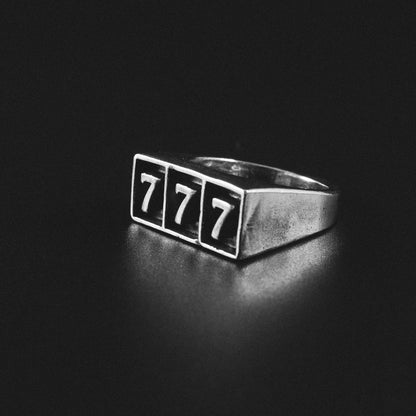 777 Jackpot Ring