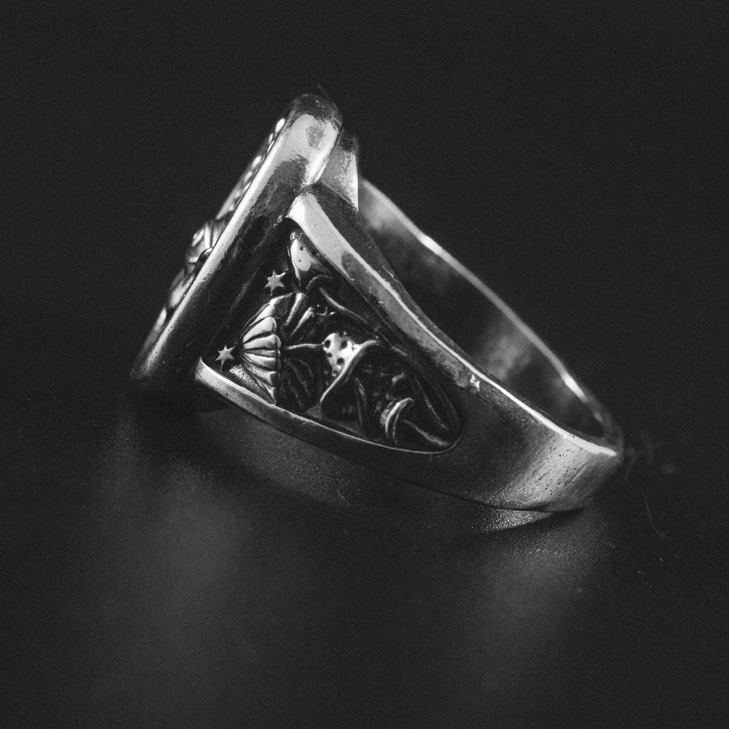 Evil Eye Ring with Magic Mushroom Sides